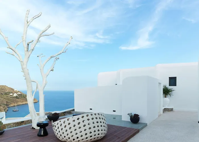 Amyth Of Mykonos Super Paradise